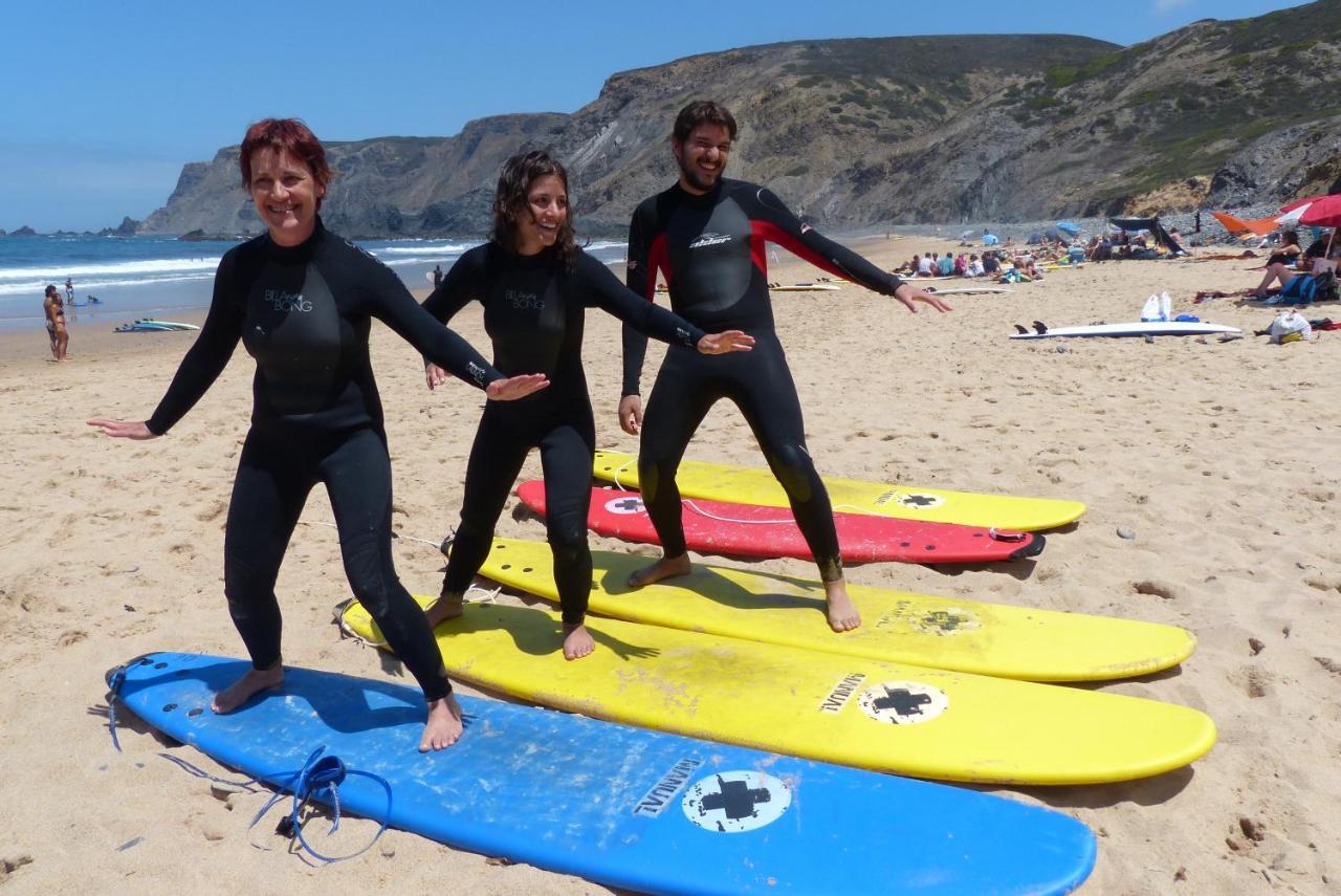 Sun - Surf Camp & *