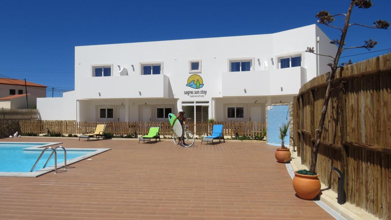 Sun - Surf Camp & *