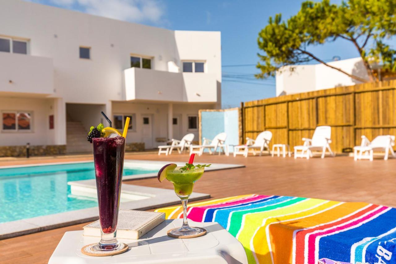 Sun - Surf Camp &